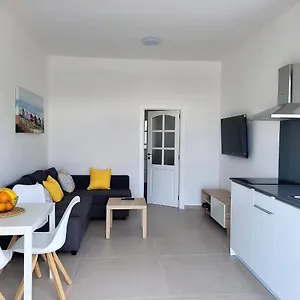 Falcon Apartment Tinajo