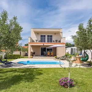 Sunny Olive Villa Peroj